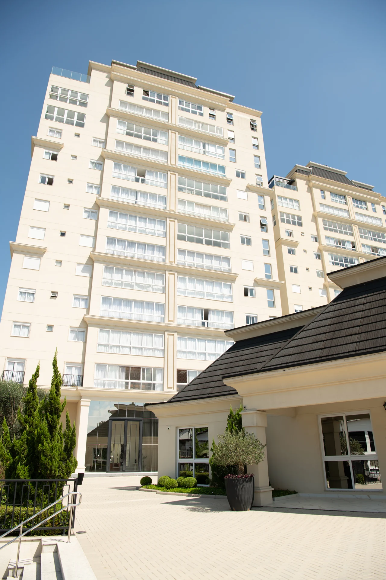Fachada das torres do Floratta Home Club